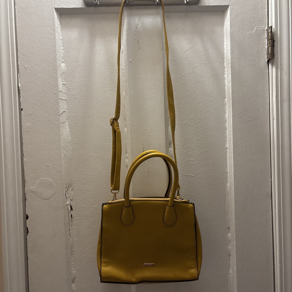 Aldo Mustard,‎ Yellow Women's Purse 2  Separate Compartments. 10 X 9"